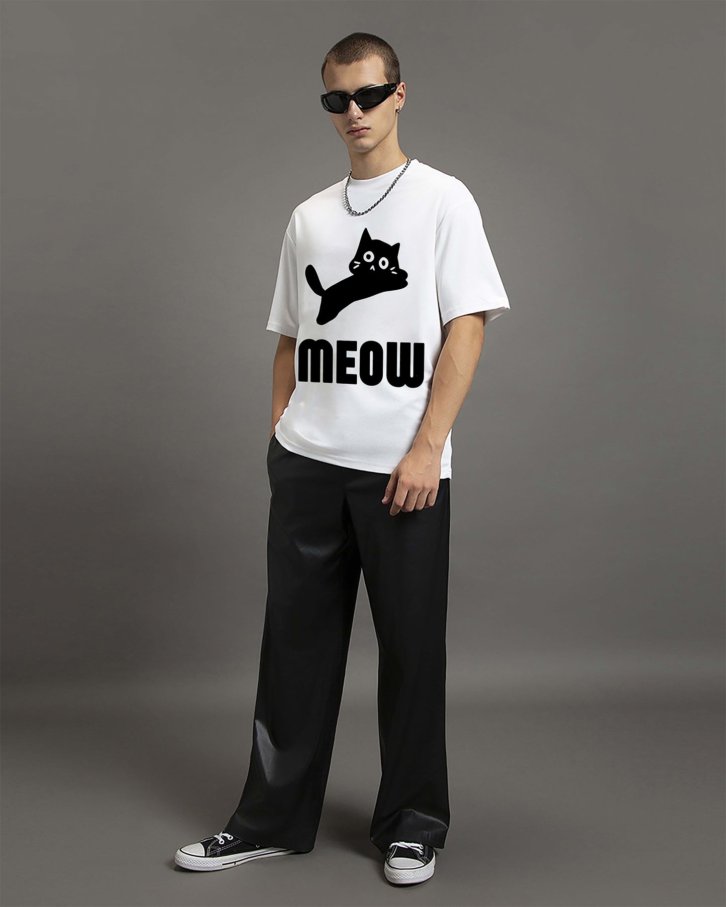 "Meow" Cat Graphic T-Shirt – Unisex Streetwear Tee - The Baggy Vibe